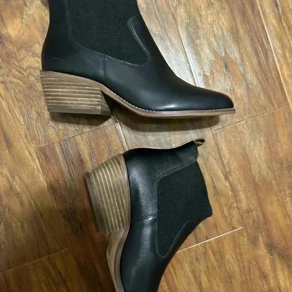 Black Ankle Boots - Picture 4 of 8